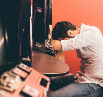 Игромания в Баре